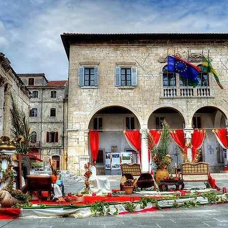 Tina Apartamento Pula