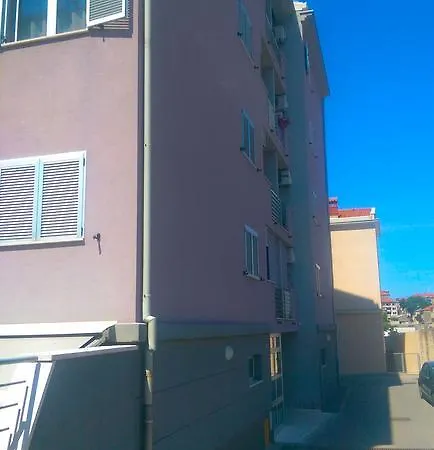 Tina Apartamento