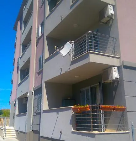 Apartamento Tina *